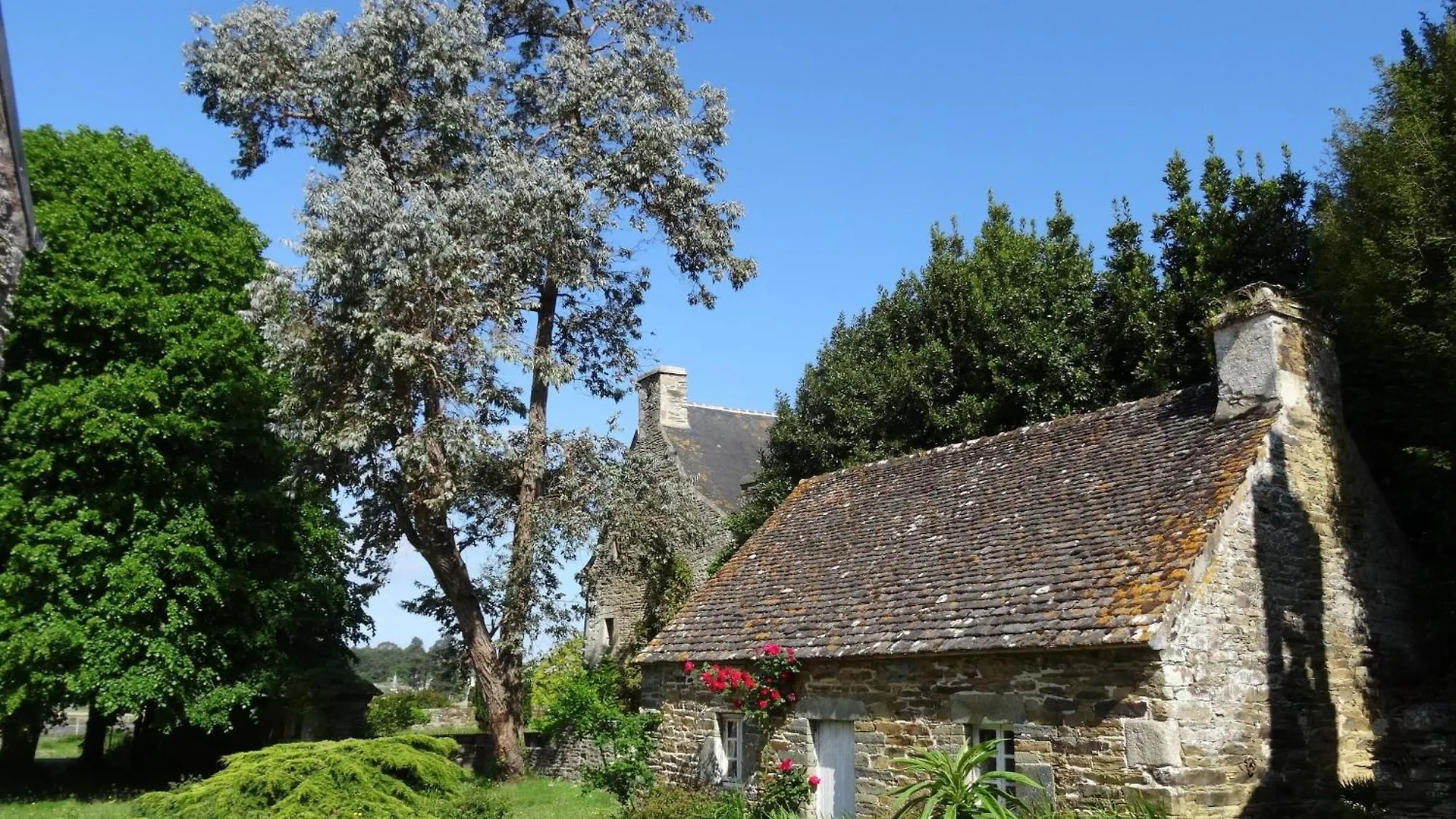 Holiday home Maison De Charme Avec Jardin, A 5 Min De La Mer Plestin-les-Greves